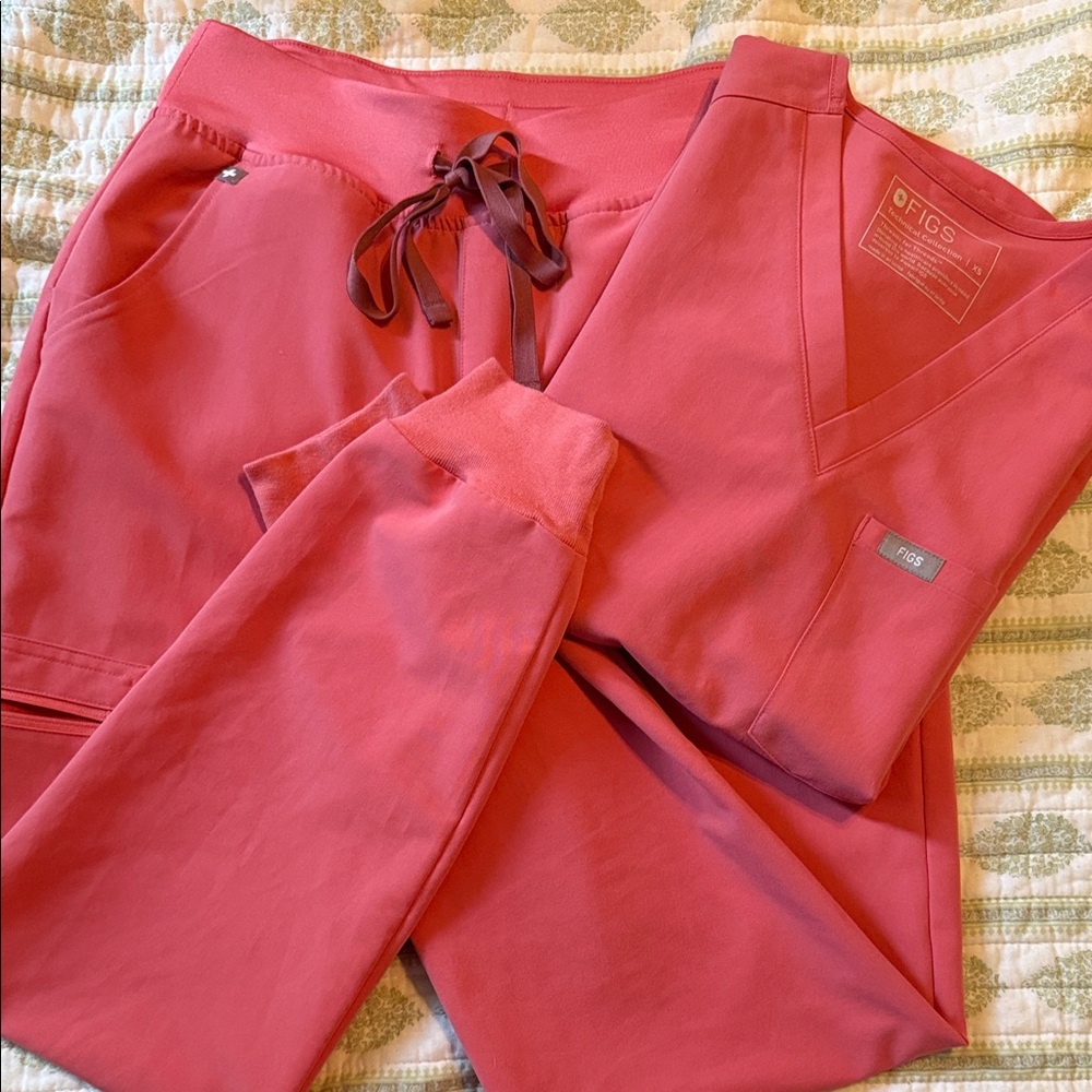 Figs Vibrant Pink Scrub Set